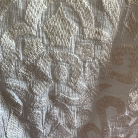 J crew‎ 100 percent linen embroidered tasseled tee. Retail 78 . Never worn - Picture 3 of 6